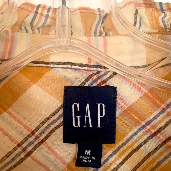 WMS GAP plaid ruffle collar blouse size medium in perfect condition - Picture 3 of 7